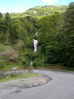 cascata_dalla_discesa_del_col_de_pourtillon.jpg